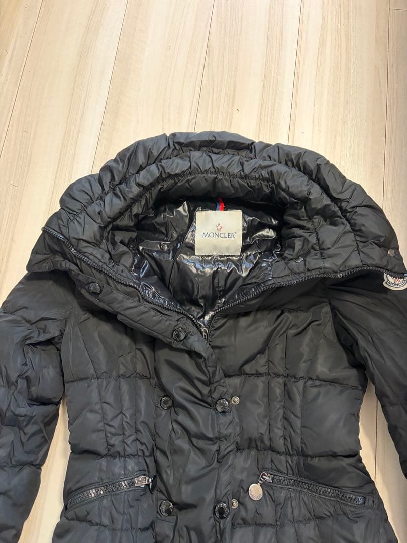 MONCLER ブラックダウンジャケット