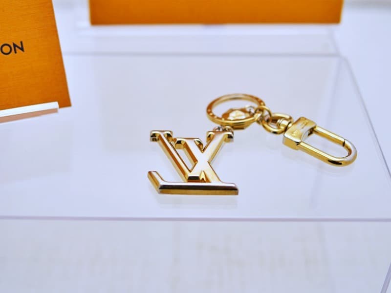 ⭐️美品　ルイヴィトン LOUIS VUITTON LVファセット キーホルダー