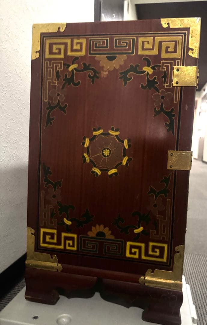 希少シノワズリ 緻密金彩美しいバンダジ　李朝箪笥アンティーク漆塗キャビネット木製