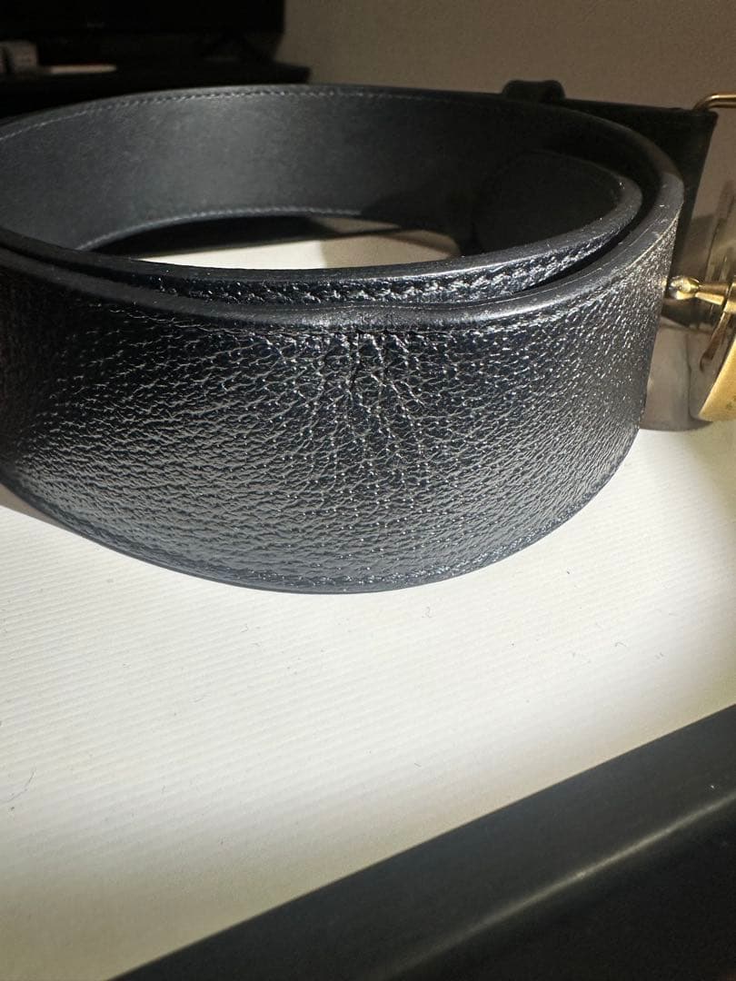 GUCCI ブラックレザーベルト GGロゴ