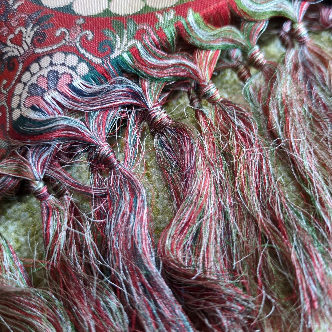 テーブルクロス 赤と白の円形パターン