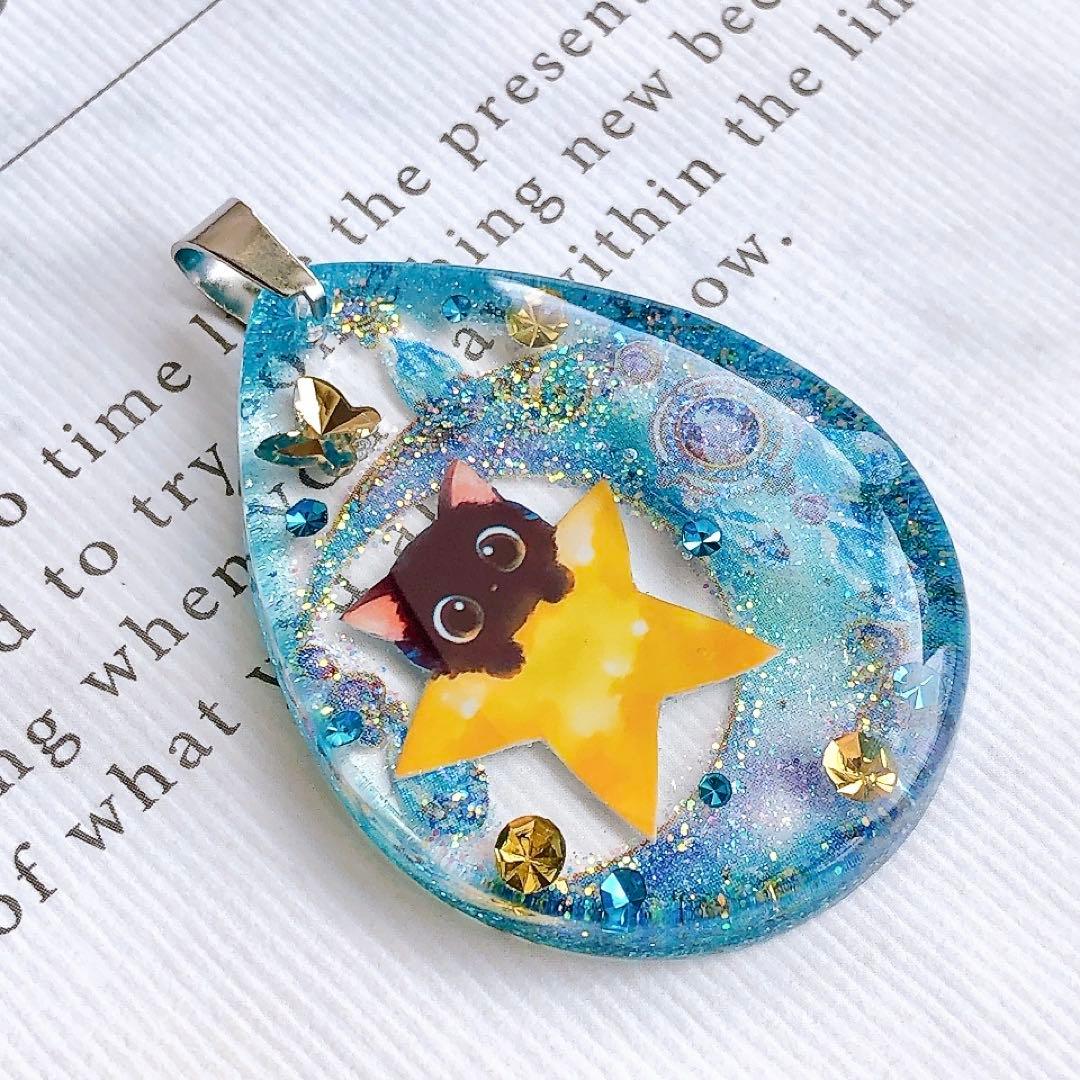 同梱値引100円❤️No.2397 レジン ペンダントトップ 猫 ネコ ねこ ♡