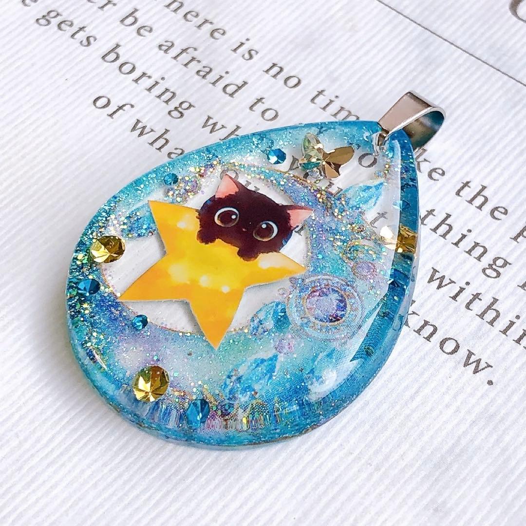 同梱値引100円❤️No.2397 レジン ペンダントトップ 猫 ネコ ねこ ♡