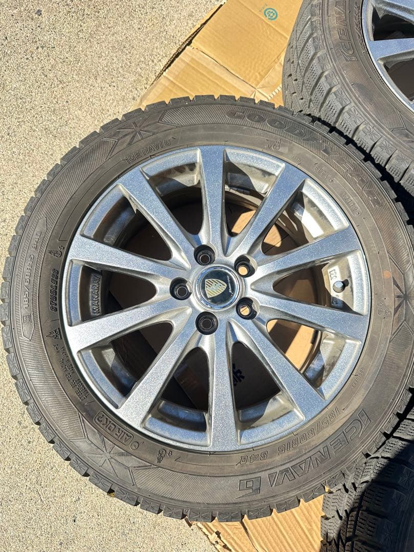 引き取り限定 185/60r15新品スタッドレスタイヤホイール付き