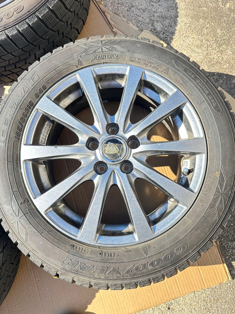 引き取り限定 185/60r15新品スタッドレスタイヤホイール付き