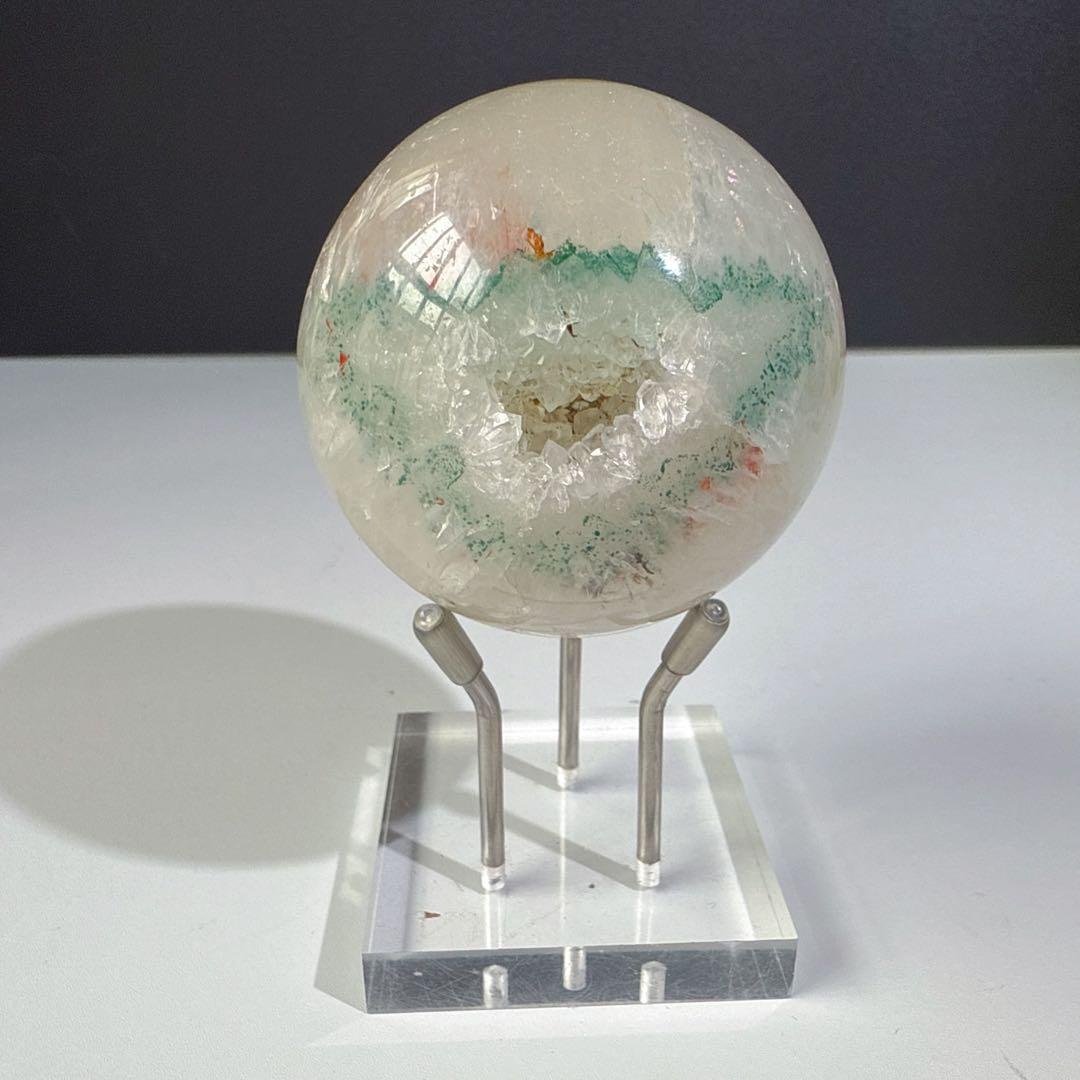 天然石水晶共生瑪瑙の笑い口　置物　スフィアNO.080703