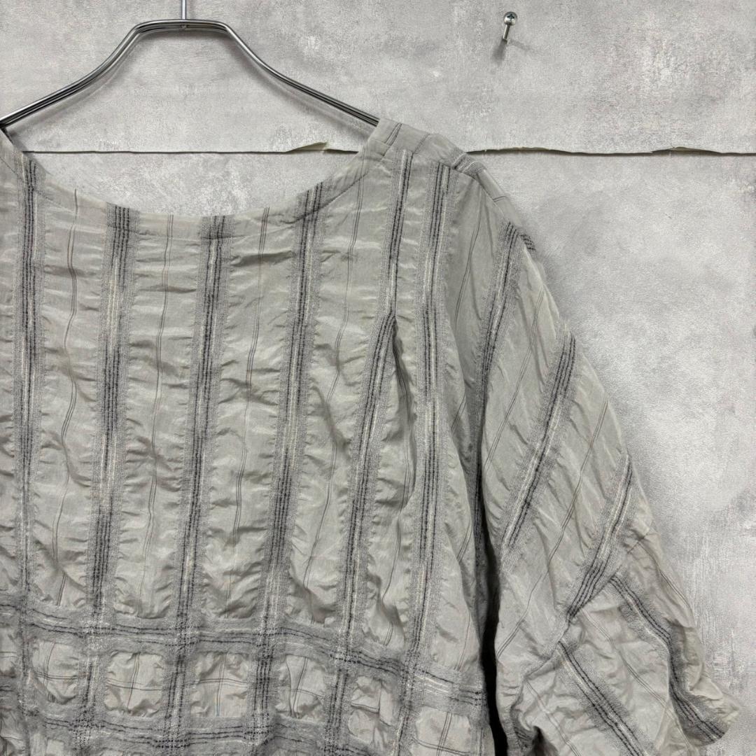 Haat ISSEY MIYAKE 半袖　デザイン ブラウス N1050