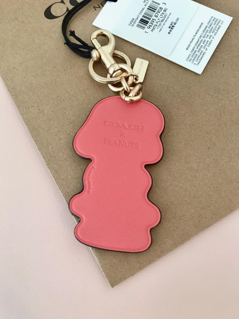 新品【COACH X PEANUTS】ルーシー バッグ チャーム
