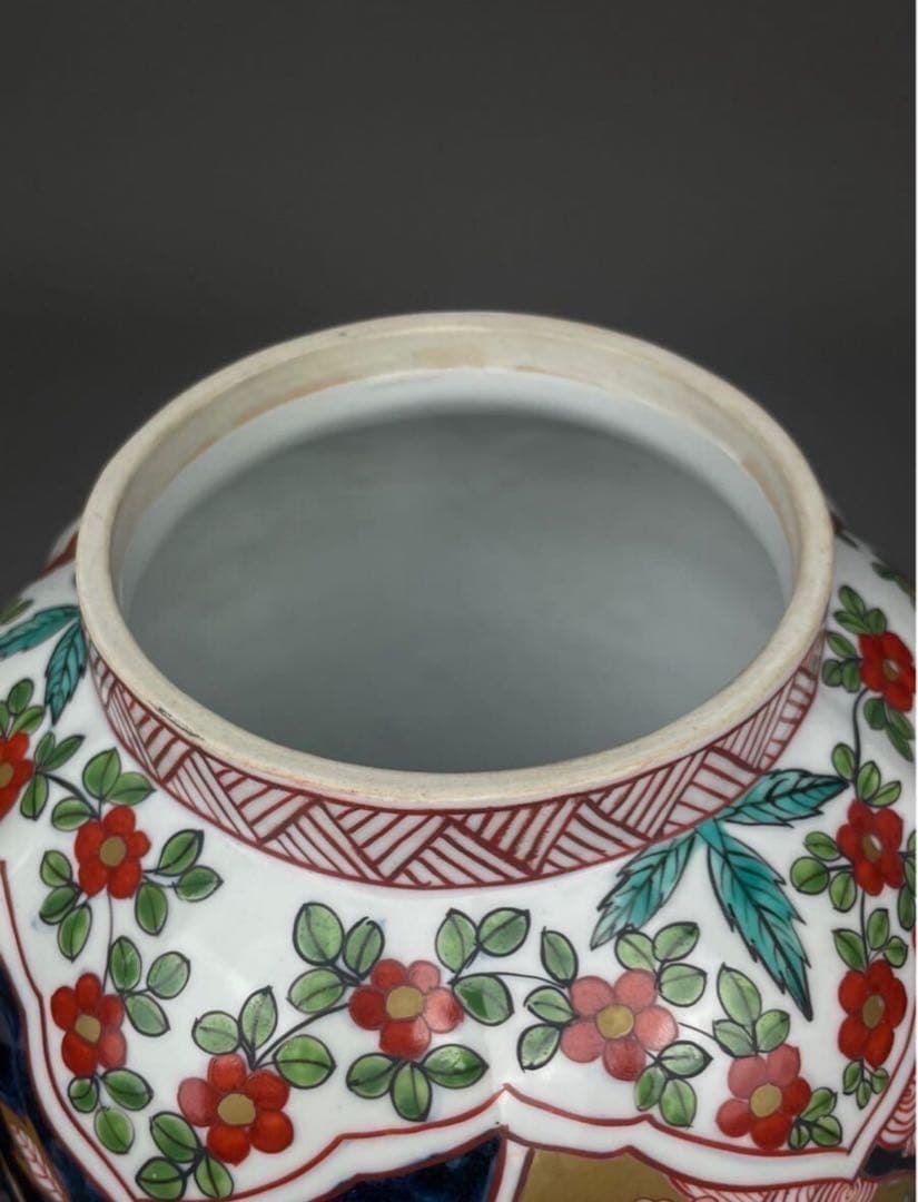 古伊万里 沈香壺 獅子摘 金彩色絵 牡丹獅子図 獅子鈕蓋付大壷 沈香壷