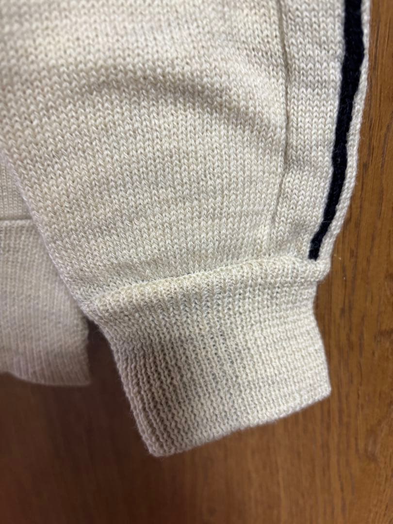 45r45rpmフード付きクリーム色ニットセーター