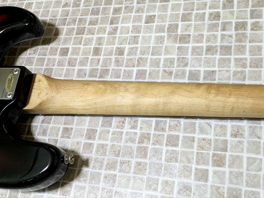 r*n様 BUSKERS バスカーズ ベース エレキベース サンバースト ジャズ