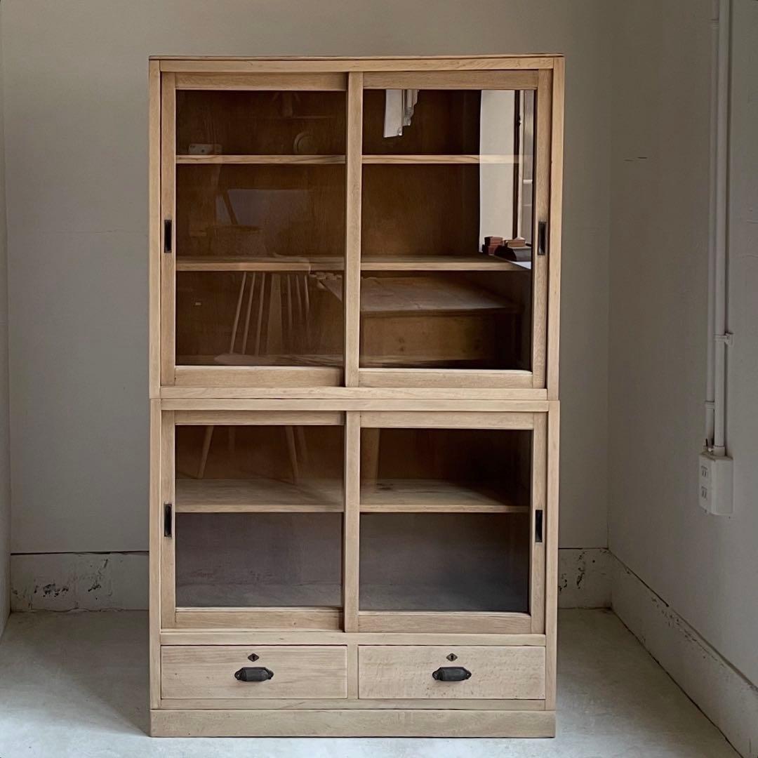 kinariさま専用　古い二段重ねのガラス戸棚　水屋箪笥　レトロ　食器棚