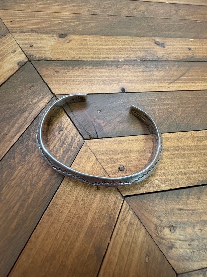 ナバホ族　「SterlingTahe」 シルバーアクセサリーオープンバングル