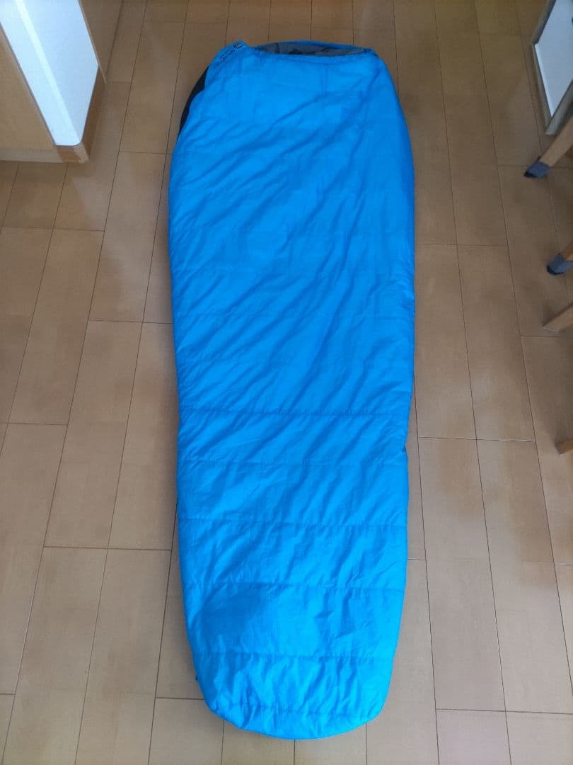 ISUKA アルファライト700X シュラフ 寝袋