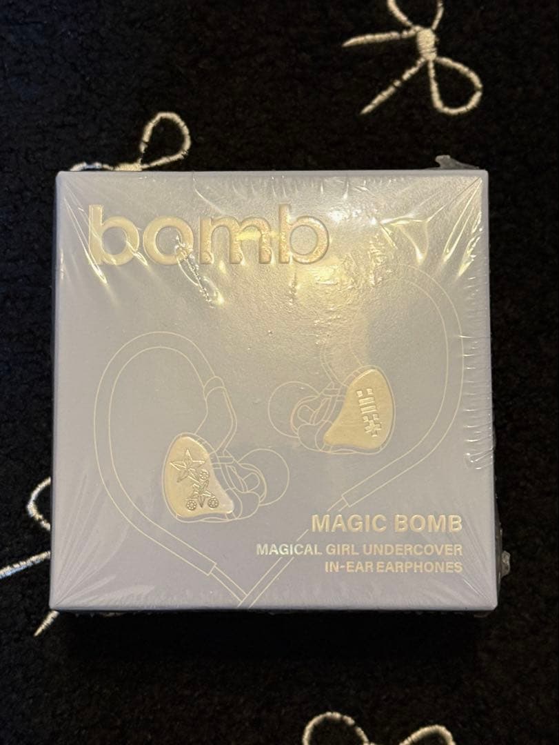 【新品未開封】ILLIT アイリット bomb Merch ver イヤホン