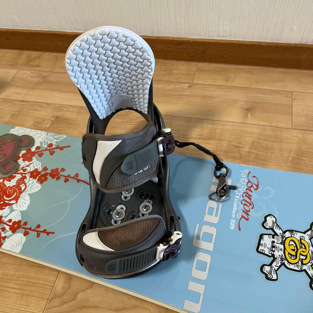 バートン スノーボード 花柄　初心者向け