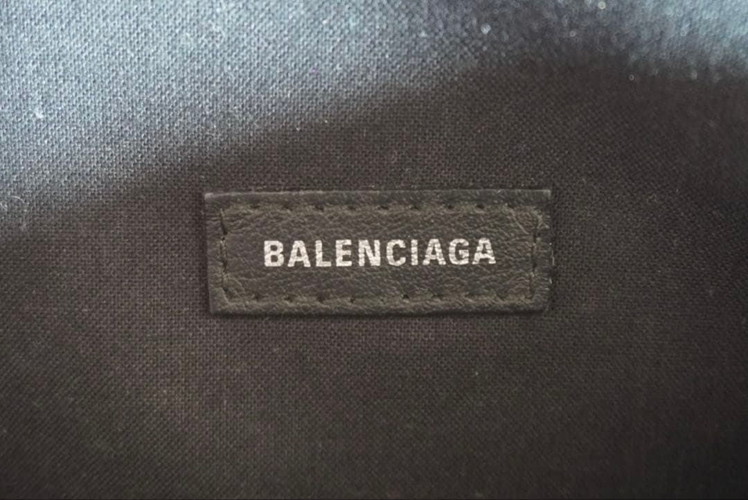 BALENCIAGA ボディバッグ ブラックレザー