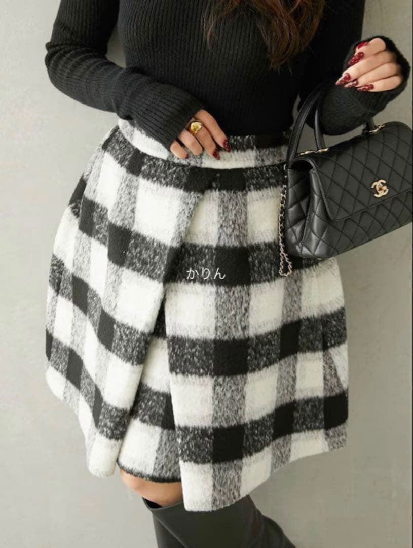 半値以下！オブリobli 今期シャギーブロックチェックスカート 定価34,100