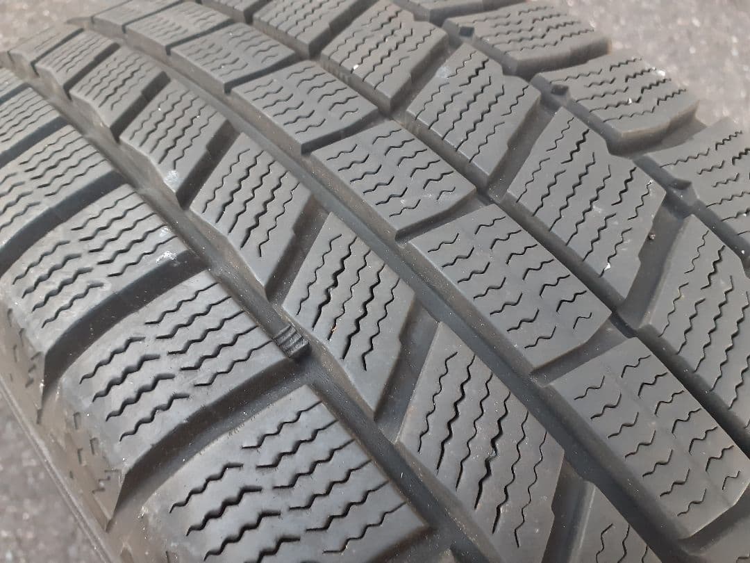 ©*️様 深溝22年 ダンロップ スタッドレスタイヤ 205/60R16インチ