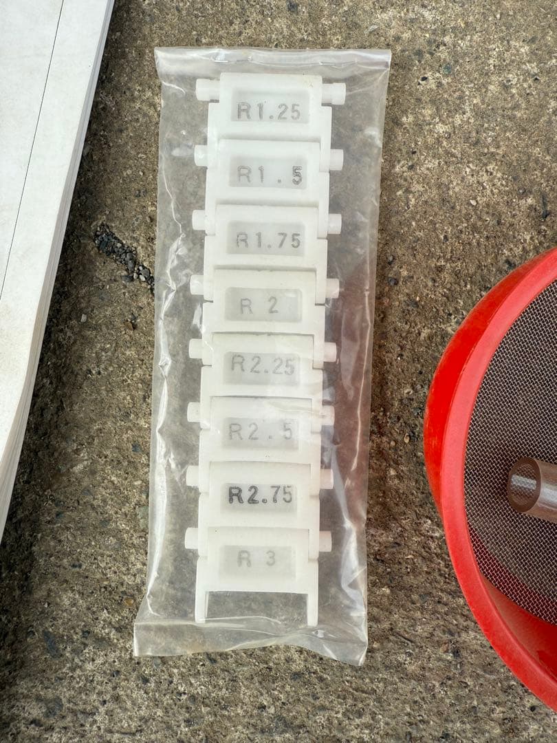 シロクマ　ごんべえ　HS-801型　薬剤散布装置付き　手押しタイプ播種機