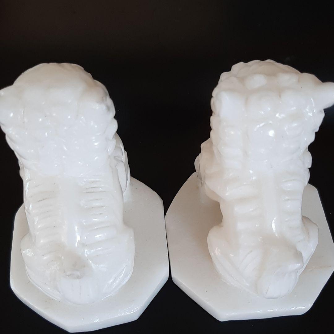 手彫り 白玉石　漢白玉獅子重さ約610g