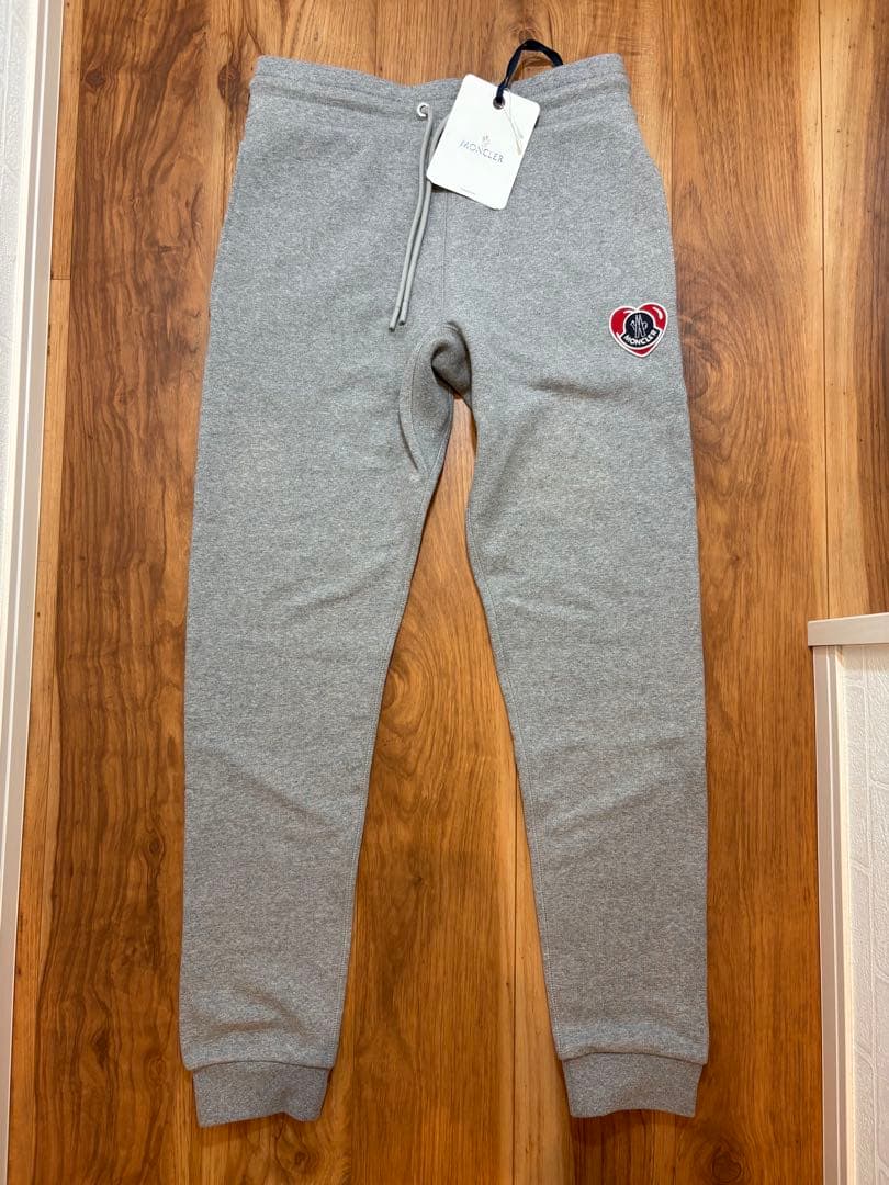 MONCLER 未使用ハートロゴ スウェットパンツ定価113.300円サイズXS