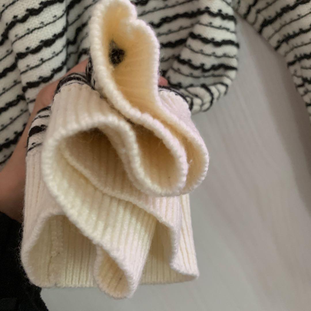 CHANEL アイボリーと黒のストライプ ニットセーター36