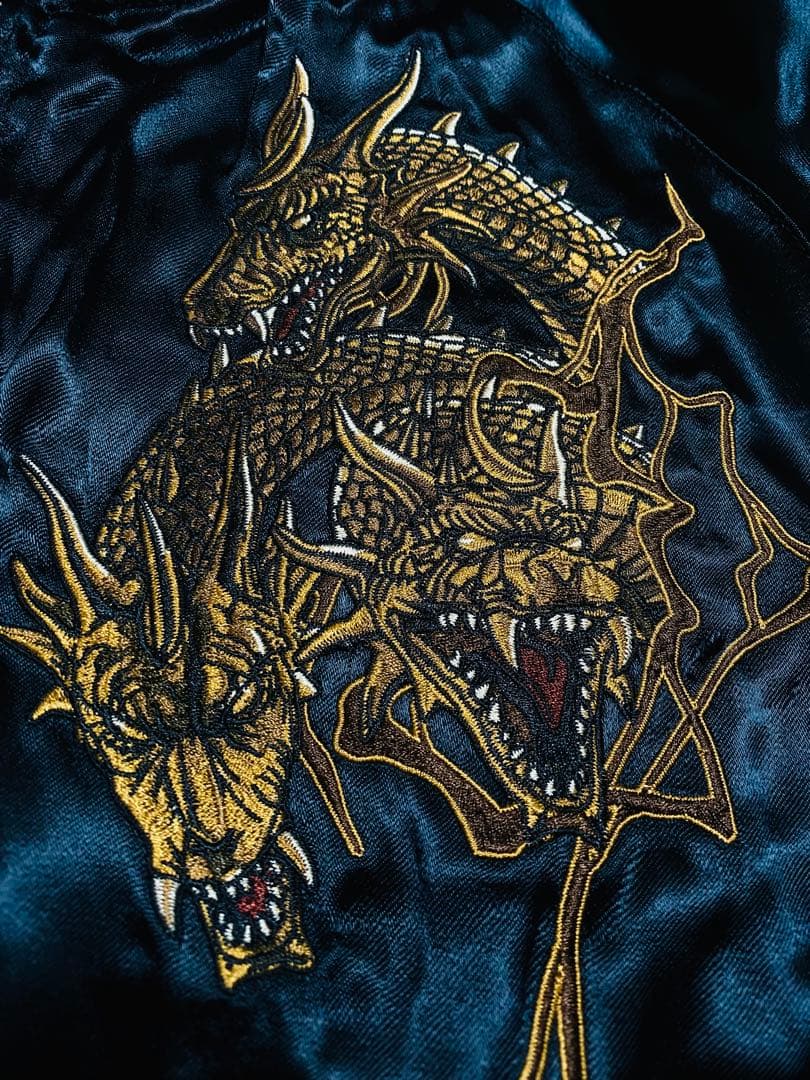 未使用近い ゴジラ 日本限定 スカジャン ２面用 unisex レーヨン 美品
