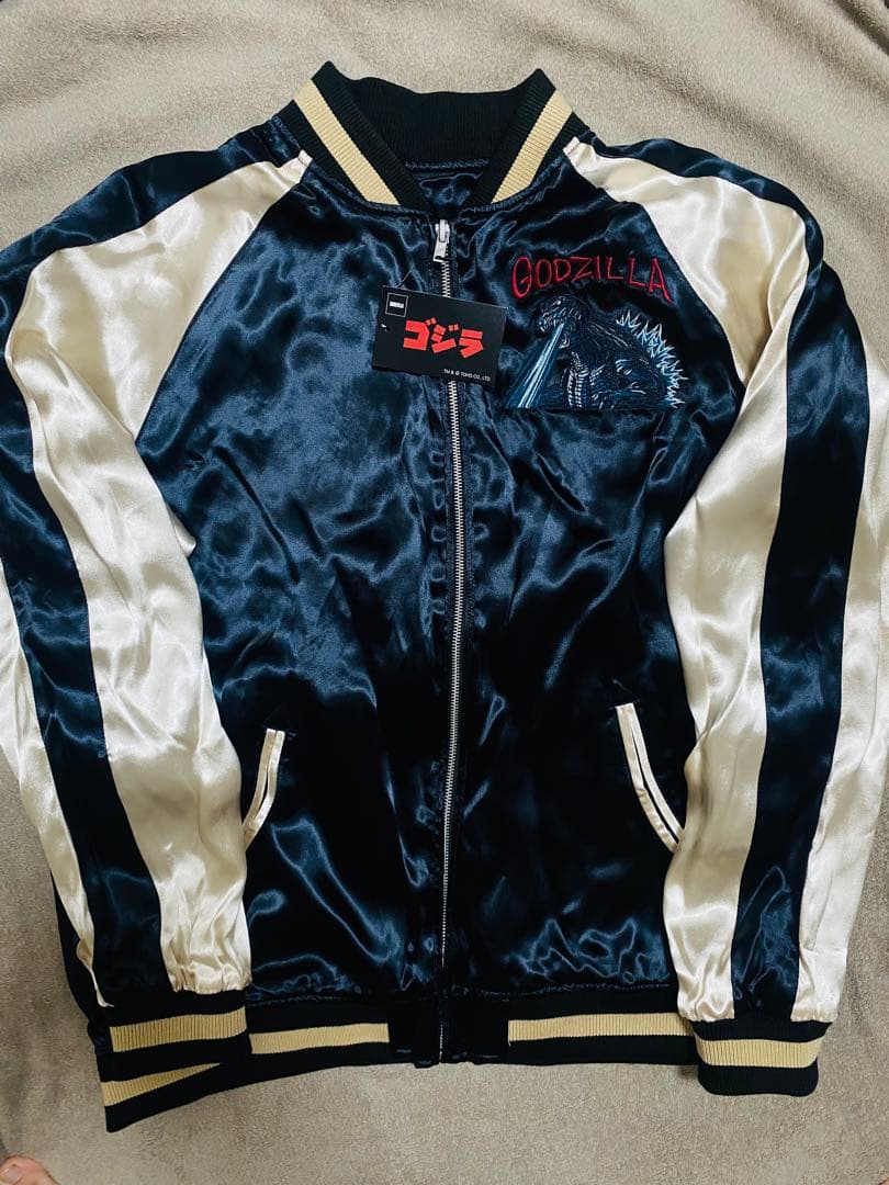 未使用近い ゴジラ 日本限定 スカジャン ２面用 unisex レーヨン 美品