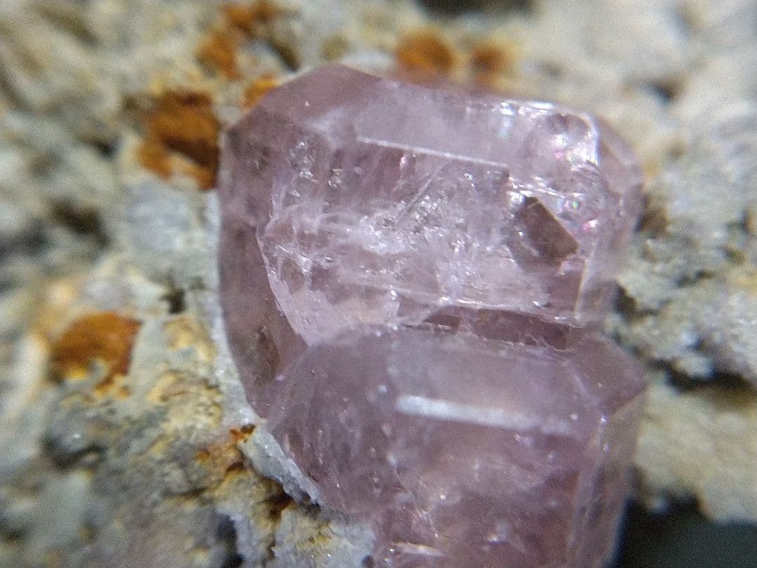 鉱物標本 ピンクアパタイト 燐灰石 パキスタン産 母岩付き 原石 大型標本