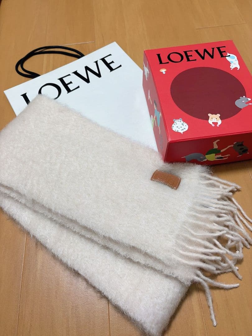 LOEWE マフラー　美品