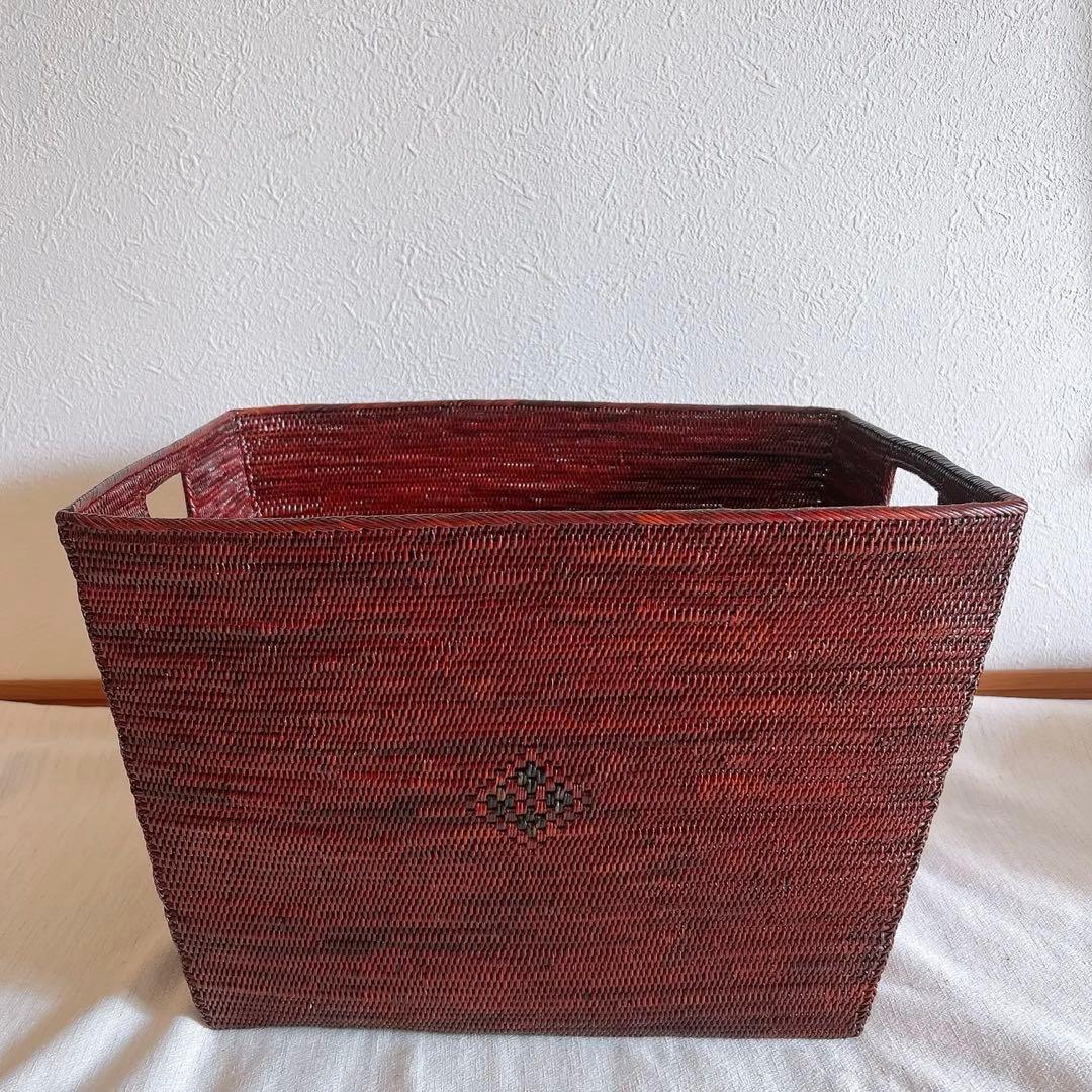 【新品】アタ 新聞入れ 小物収納 大型バスケット 花柄入り アタ細工 バリ島雑貨