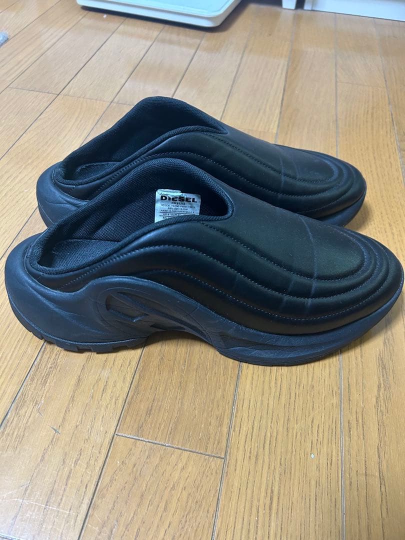 DIESEL ブラック スリッポン スニーカー
