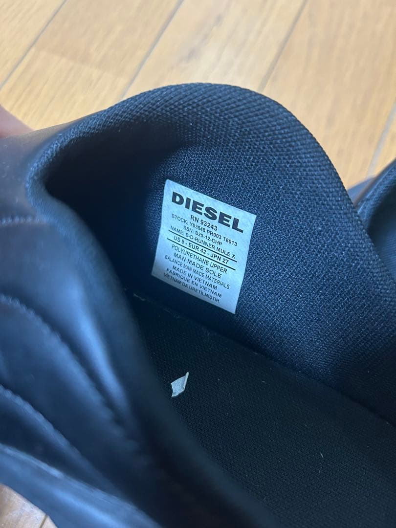 DIESEL ブラック スリッポン スニーカー