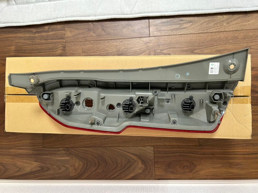 ホンダ NBOX JF3 右テールライトユニット