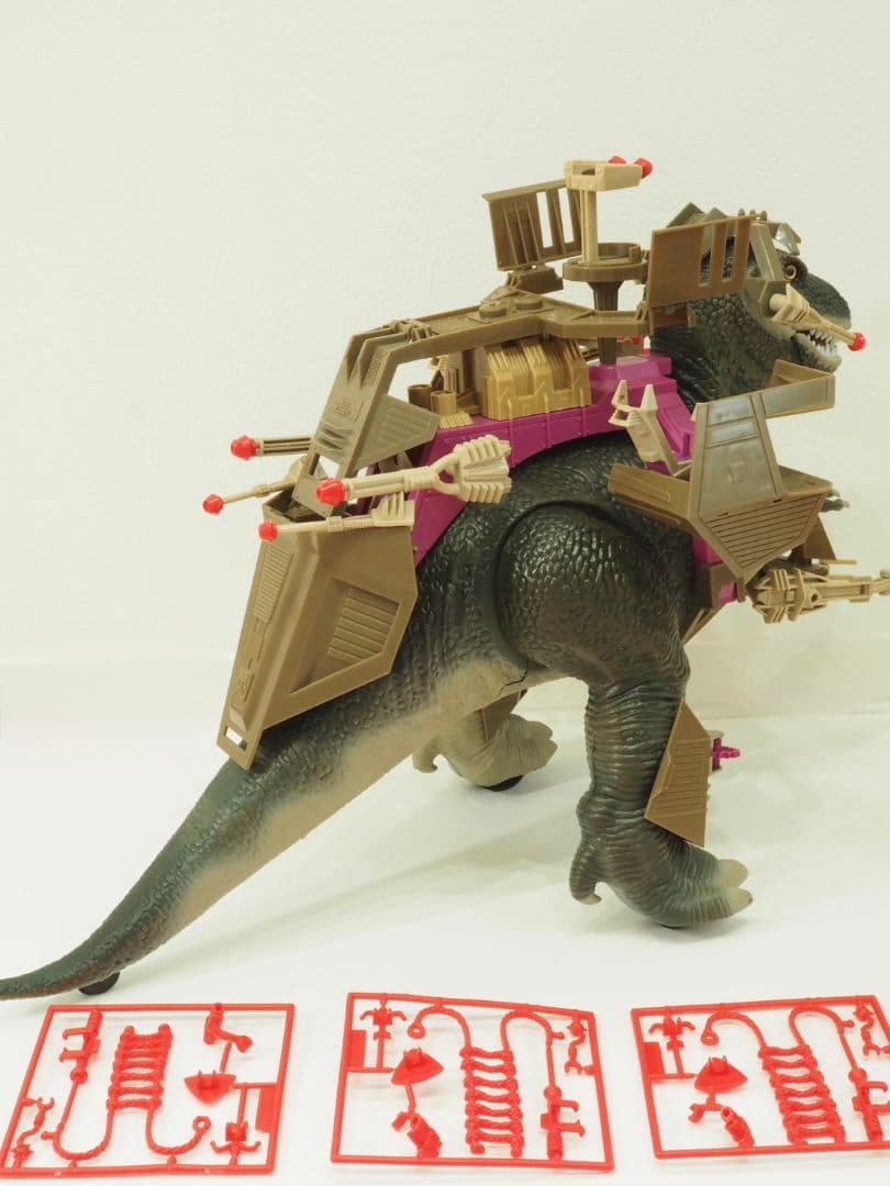 武装恐竜ダイノス