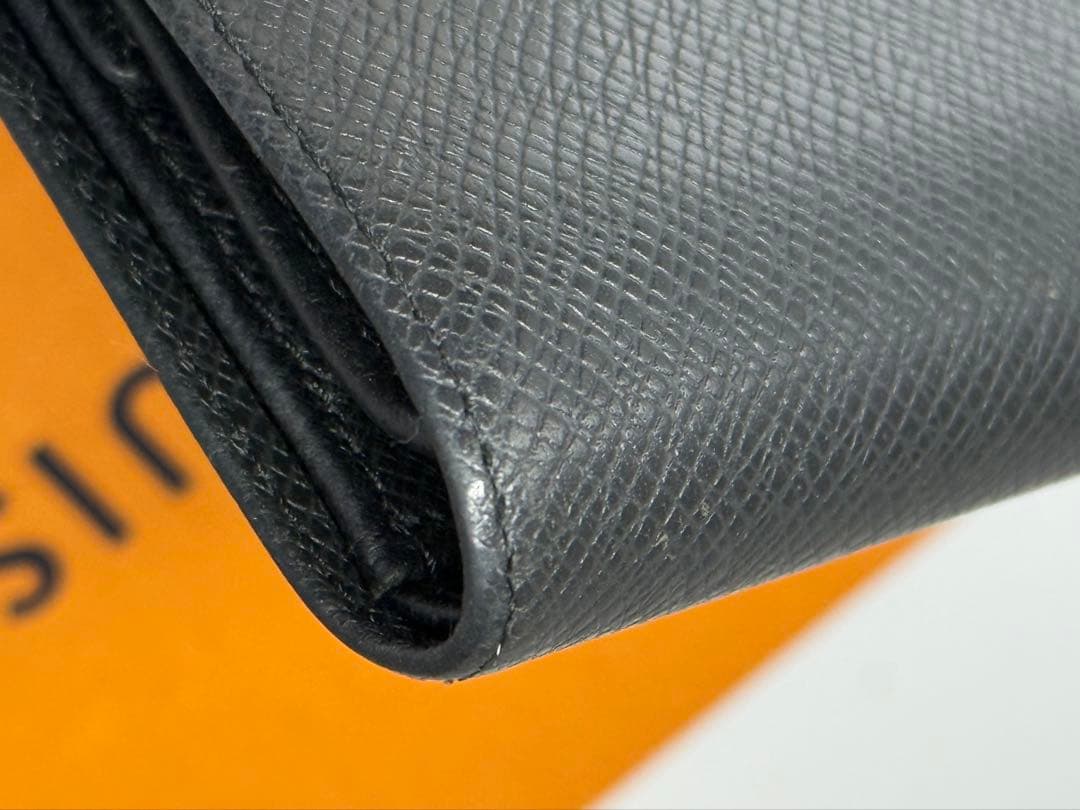 良品！ルイヴィトン　タイガ　小銭入れ付き二つ折り財布　アルドワーズ　黒系