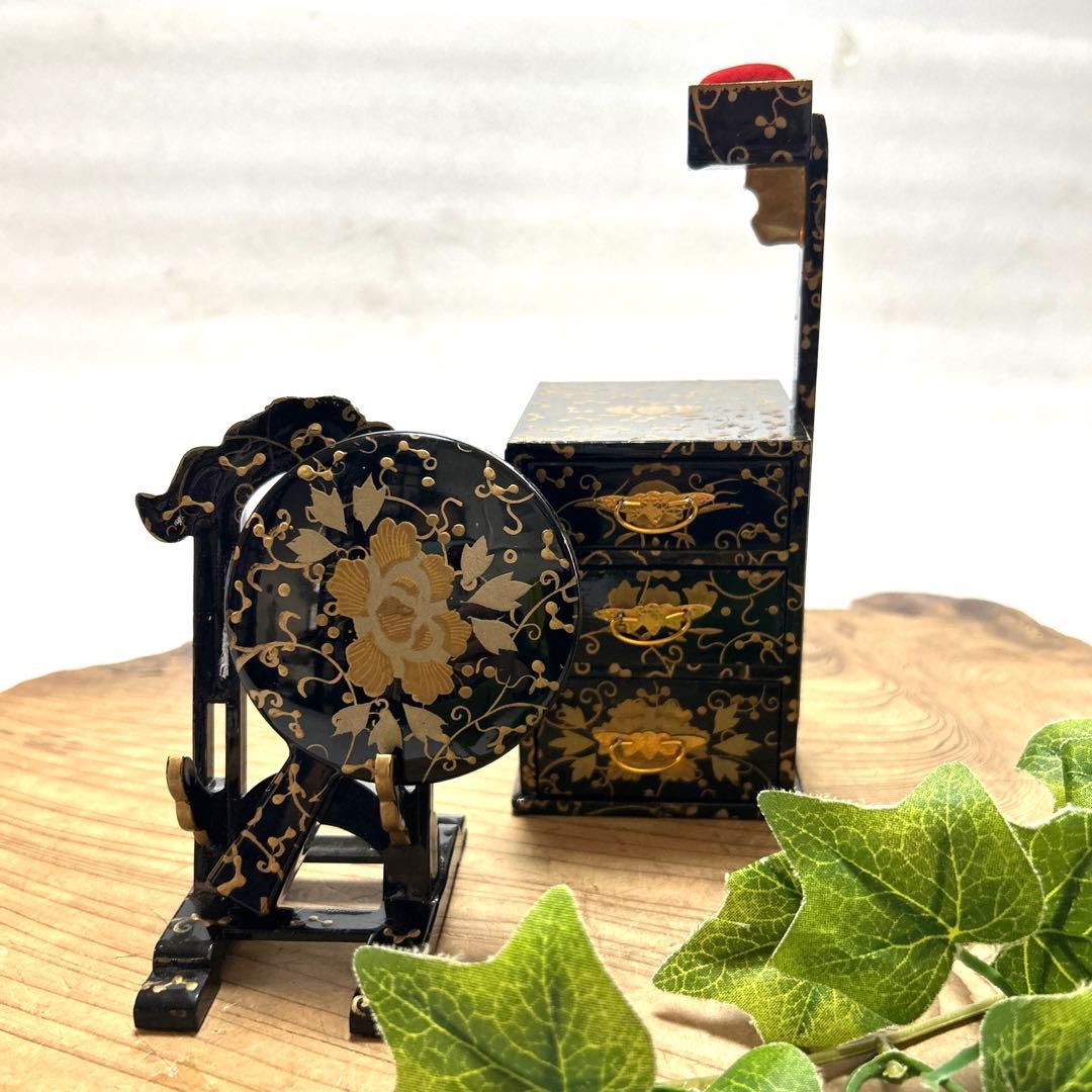 レトロ　木製雛道具　木製蒔絵雛人形道具　三荷揃　鏡台　針箱　台子　火鉢　雛祭り