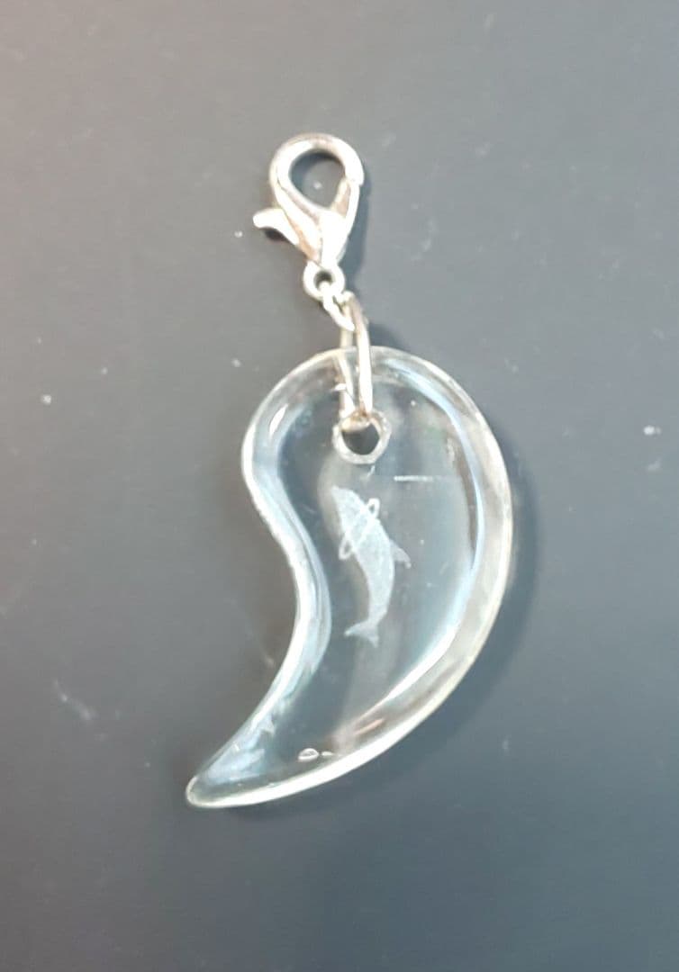 HM　ファスナーチャーム　ジップアクセサリー　シルバー　クリア　イルカ　勾玉
