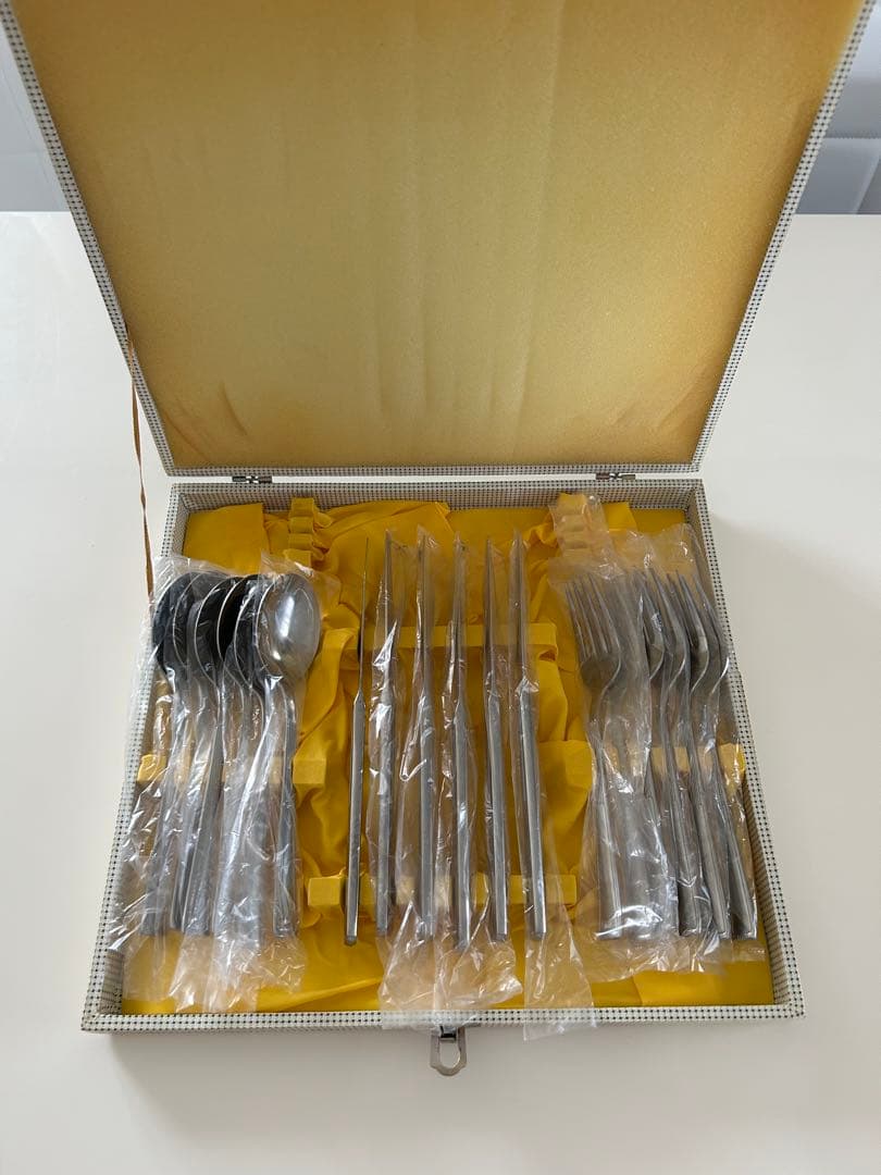 ノリタケ　カラトリーセット