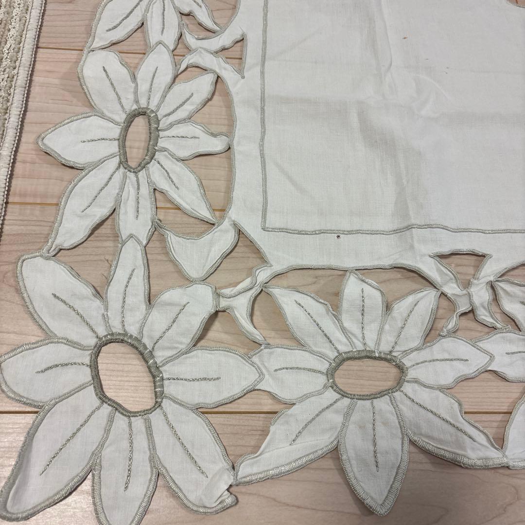 ヴィンテージ刺繍クロス　リネン　花柄刺繍テーブルクロス