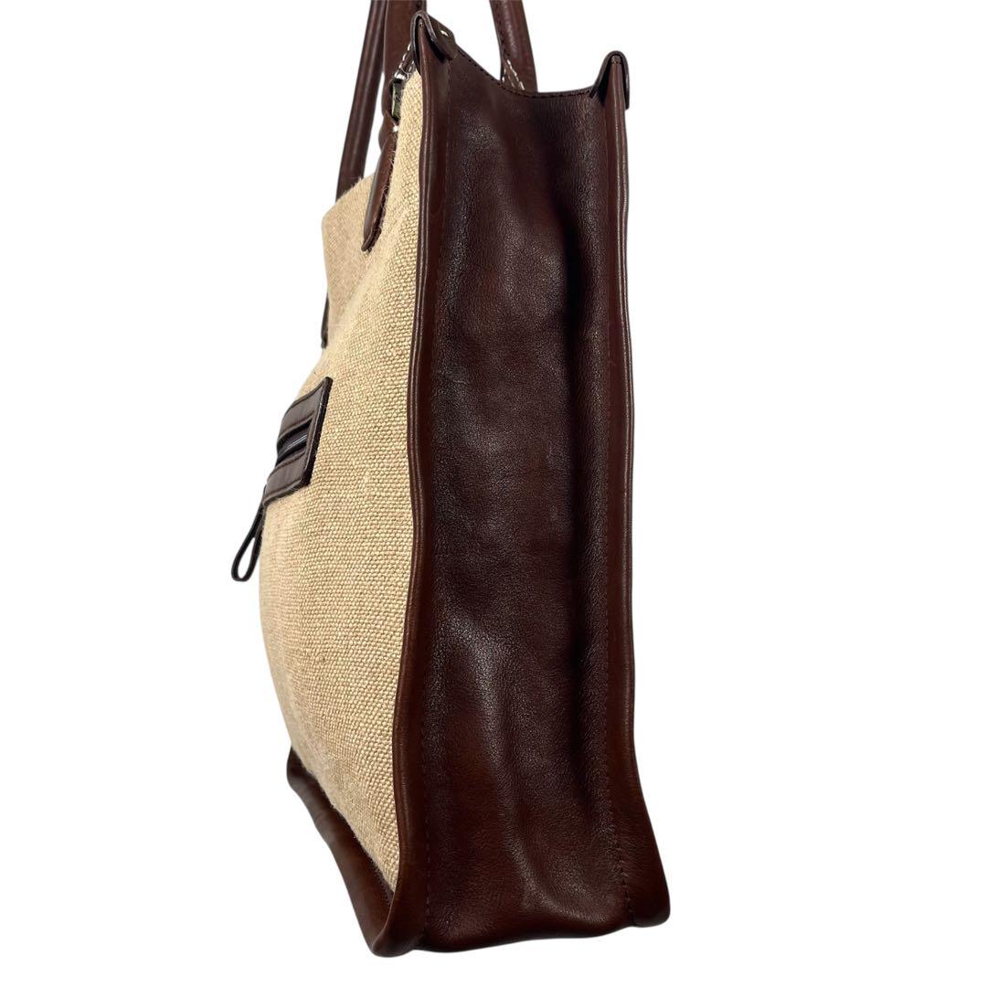 ダコタ　トートバッグ　ビッグロゴ　エンボス　スクエア　ハンドバッグ　タグ付き