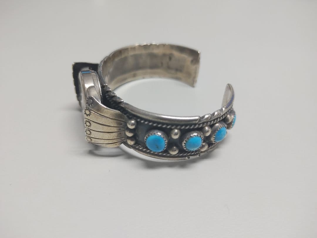 バングルの時計