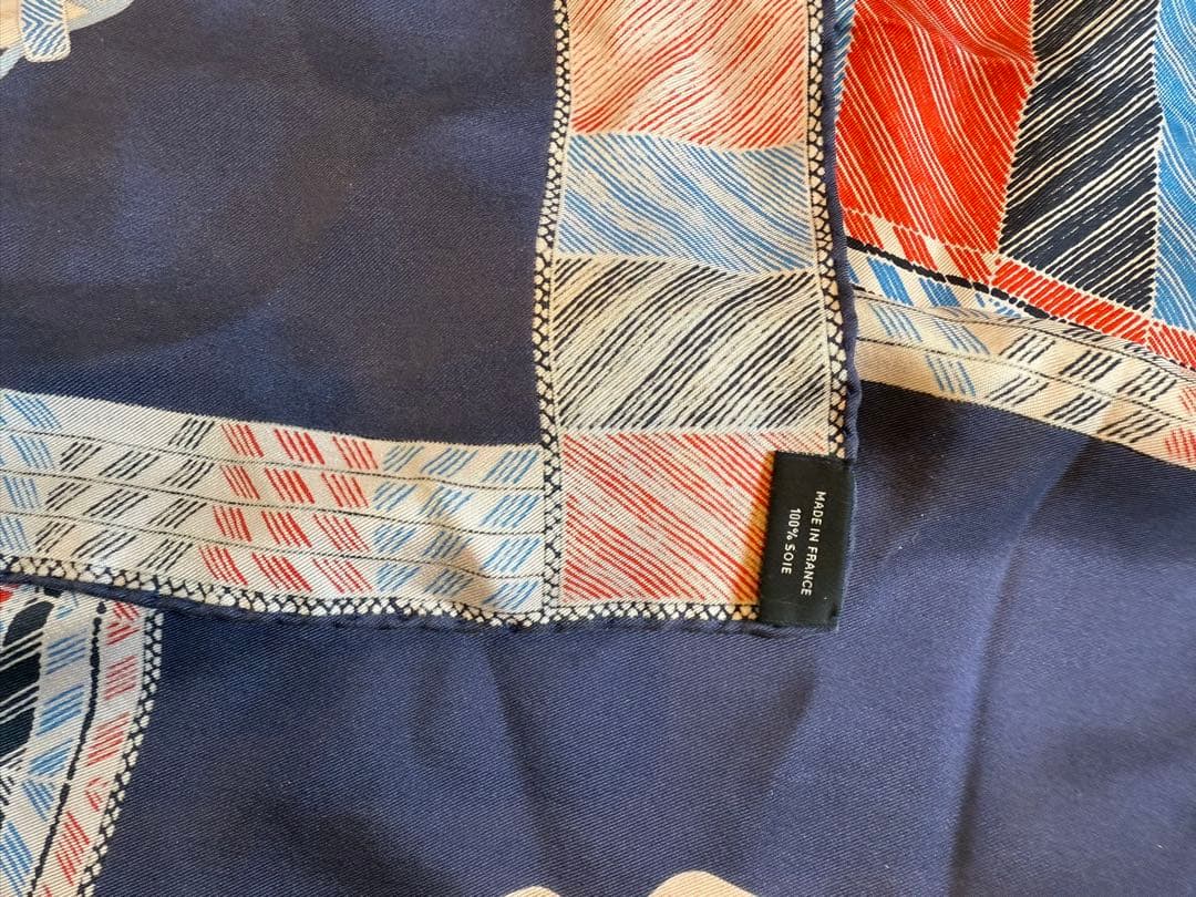 HERMES 馬デザイン シルクスカーフ