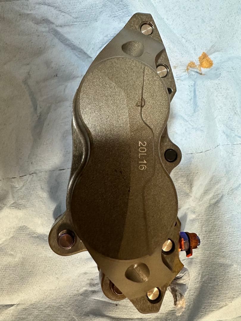 brembo CNC削り出しレーシングキャリパー　40mm