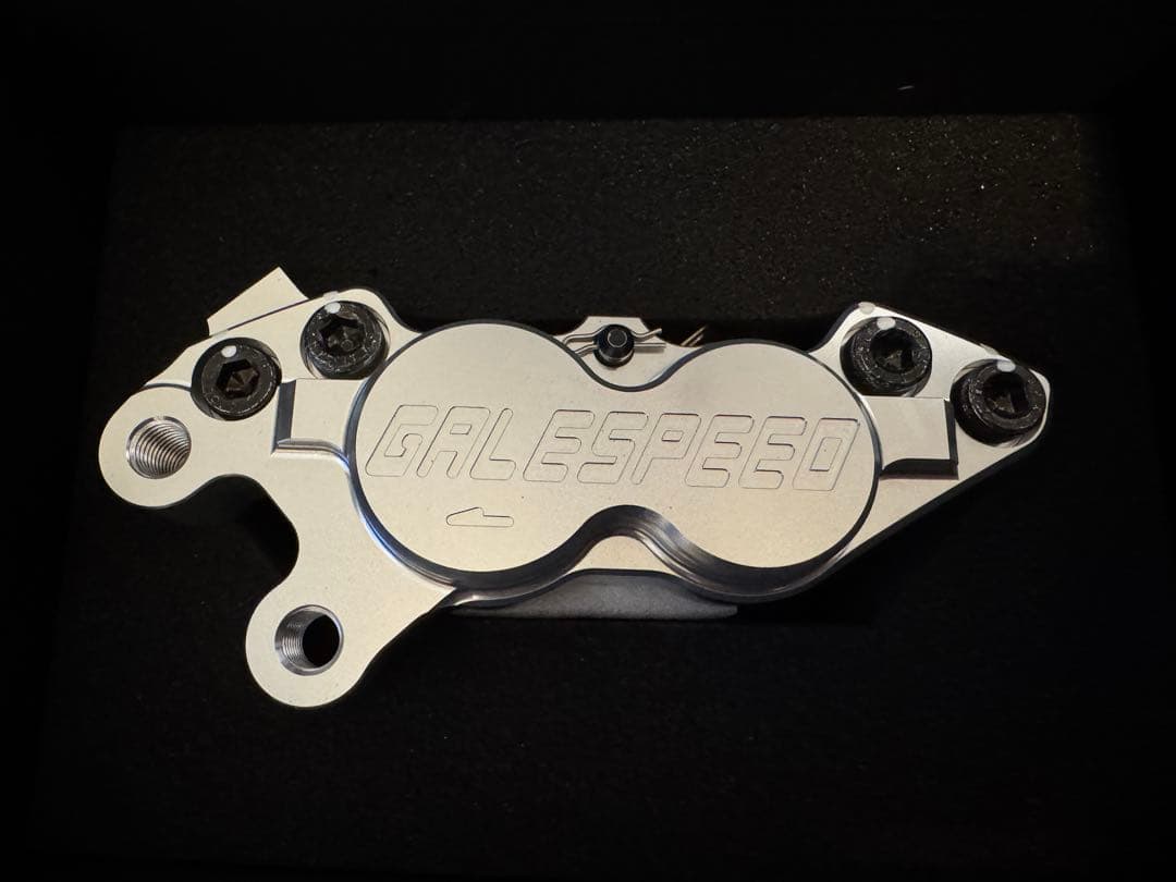 GALESPEED ビレット フロント4Pキャリパー 左 SIL アキシャル