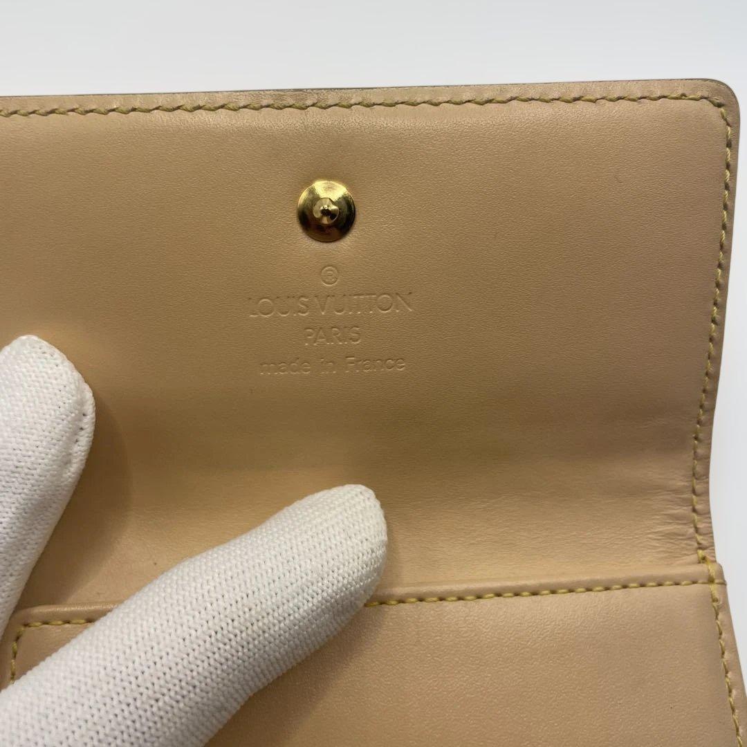 Louis Vuitton 二つ折り財布 ホワイト・マルチカラー本日限定価格