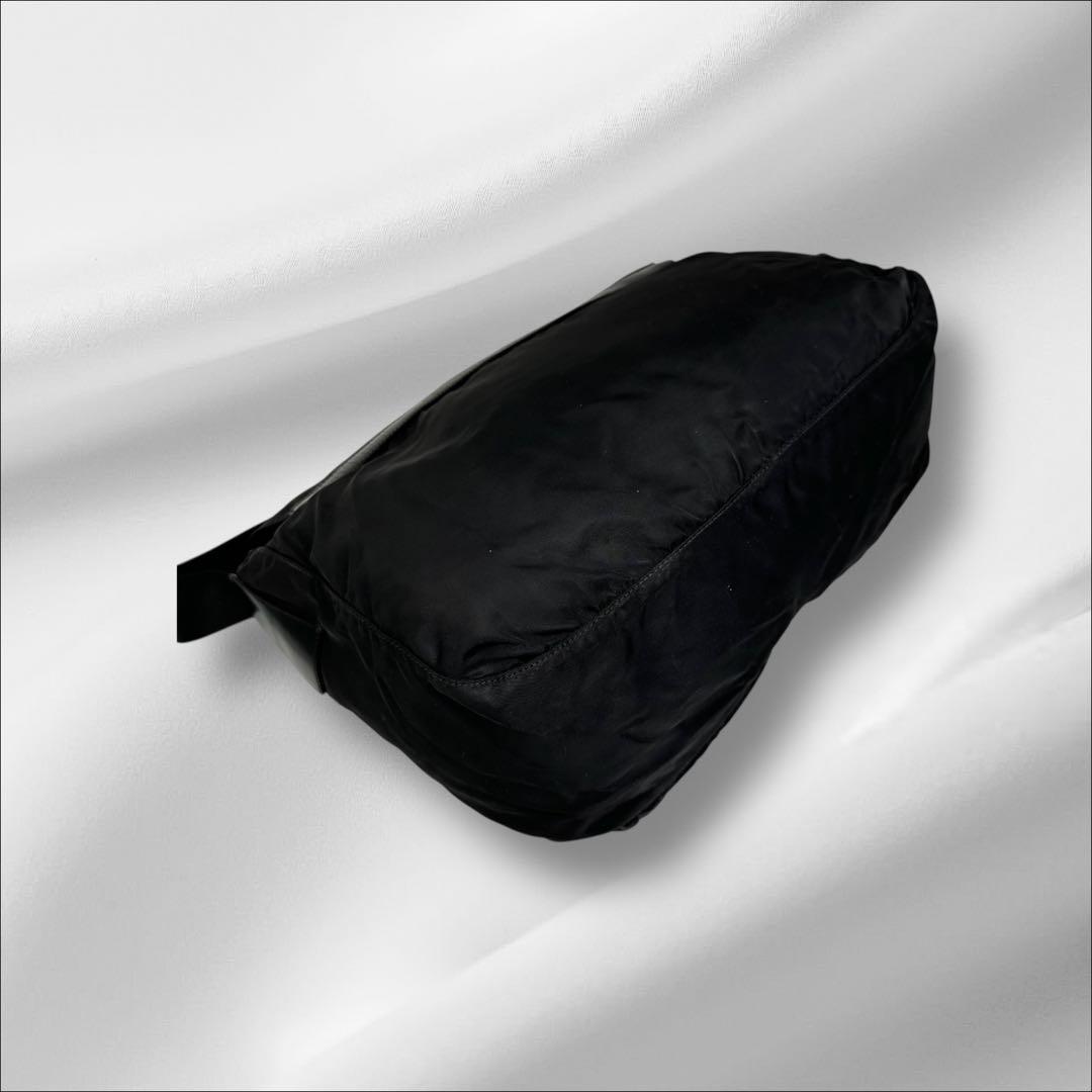 ヒナ様　PRADA プラダ メッセンジャーバッグ ナイロン NERO w18