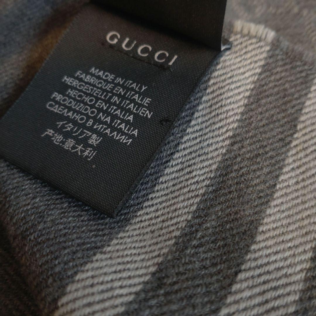 GUCCI グレー ロゴマフラー