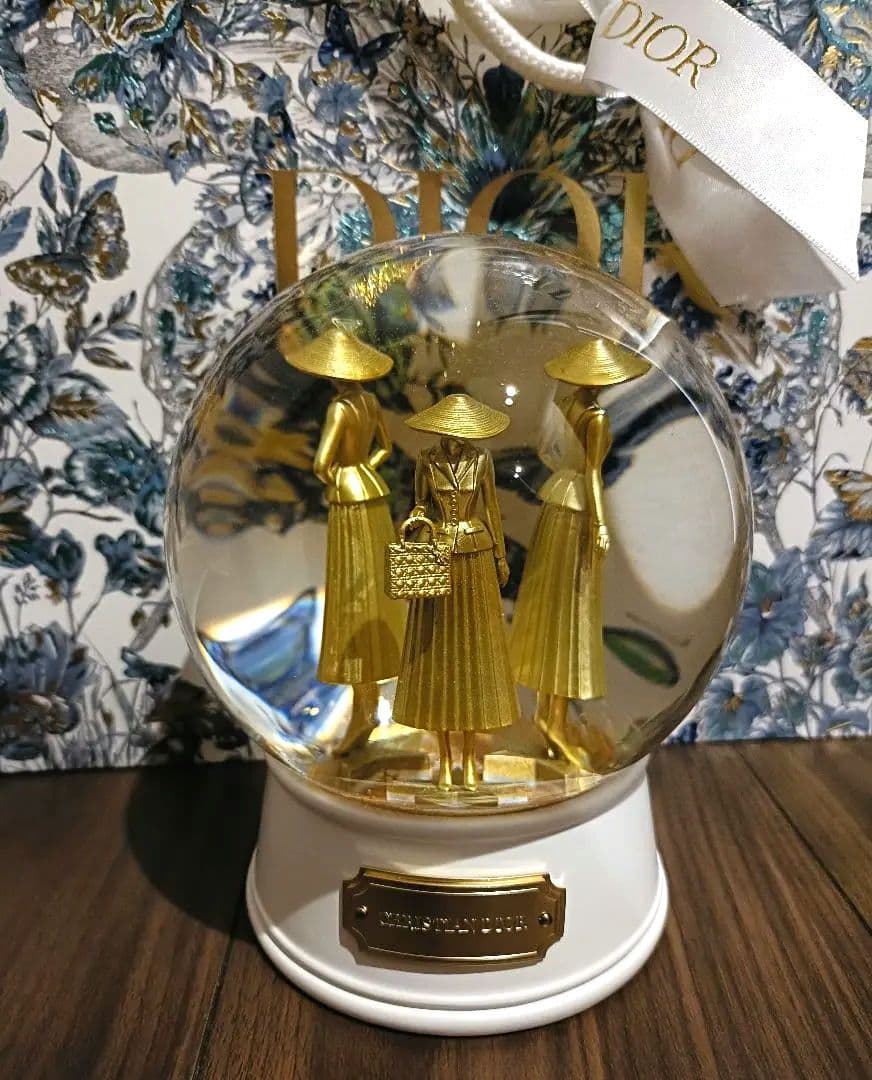 DIOR スノードーム 箱あり リボンラッピング　限定ショッパー付き